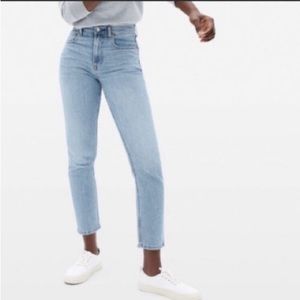 Everlane High-Rise Straight Leg Jean
27 ankle, light wash denim